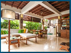 Guesthouse & Guestroom shared lounge / dining